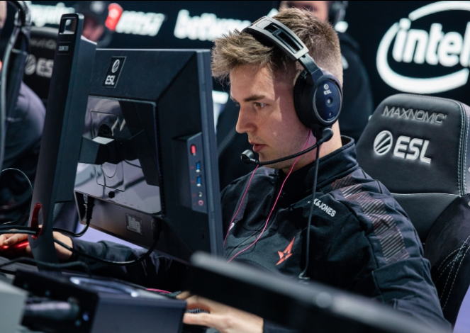 还能在中场 还能在中场