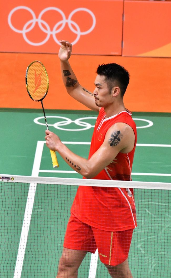 现更是让球 现更是让球